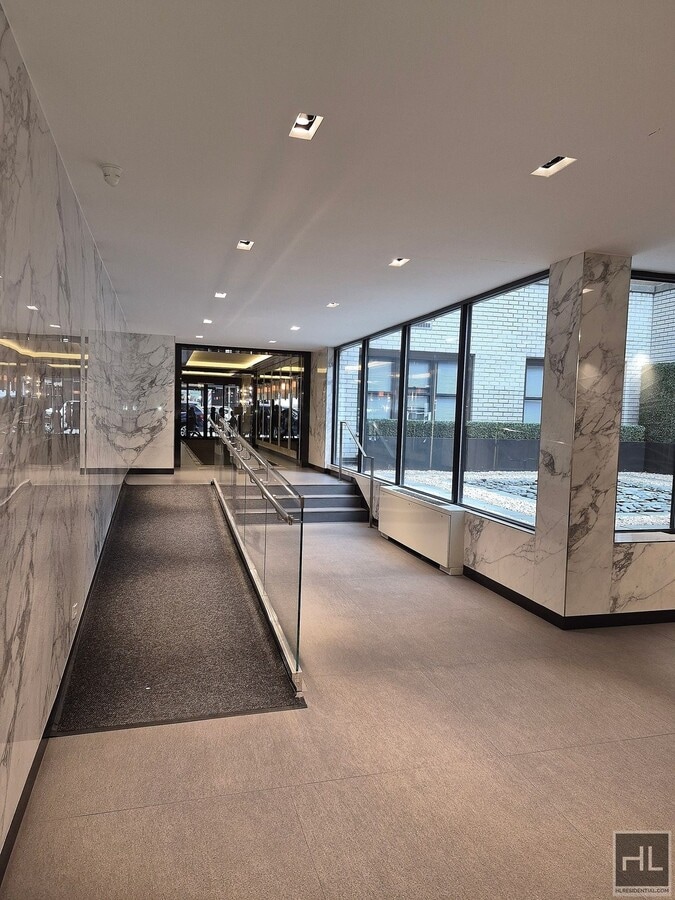 Photo - E 16 ST Unit 16J