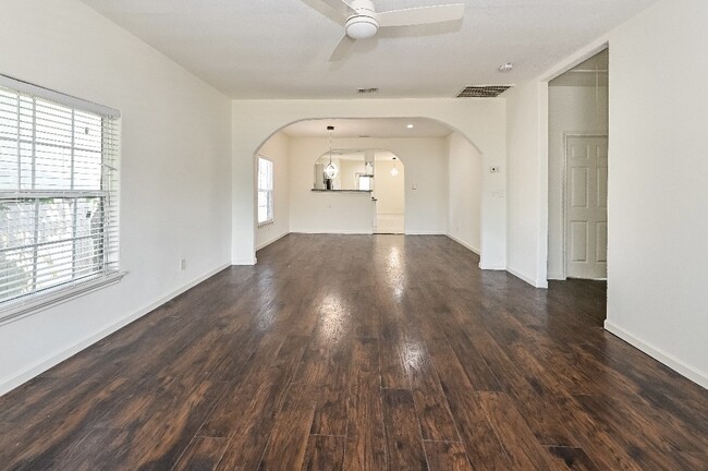 Photo - 1105 Erin St