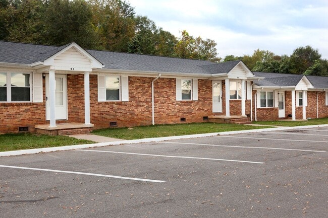 Photo - SH101-College Road Apartments (RCA)