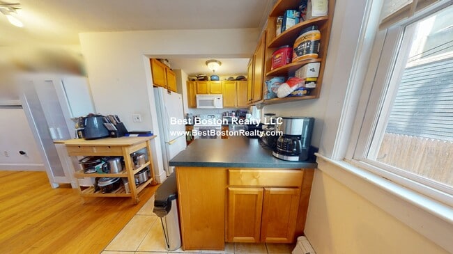 Building Photo - 389 Highland Ave