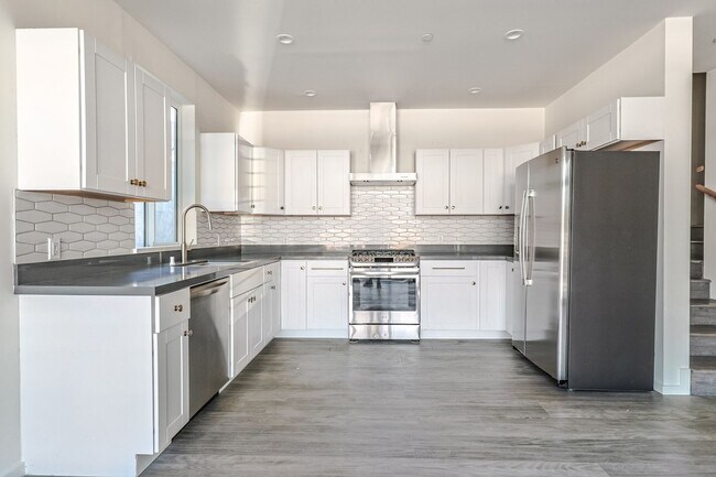 Photo - 14754 Gilmore St Unidad #1