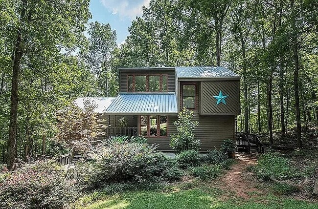 Photo - 495 Snapfinger Dr Unit Basement Studio