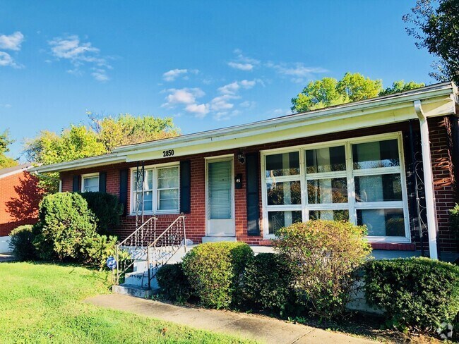 Building Photo - 2850 Hikes Ln Rental