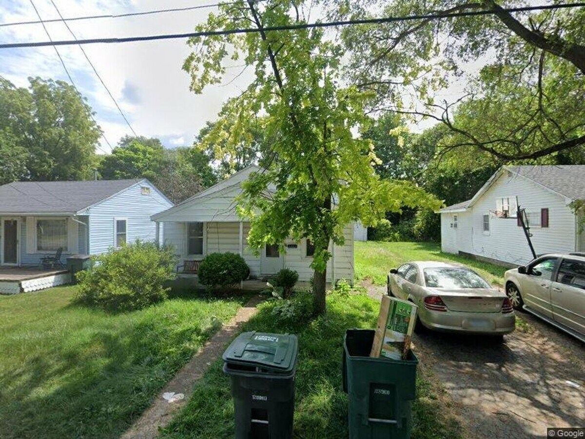 Freshly - Renovated 3 Bed 2 Bath Home w/ 1... - Freshly - Renovated 3 Bed 2 Bath Home w/ 1...