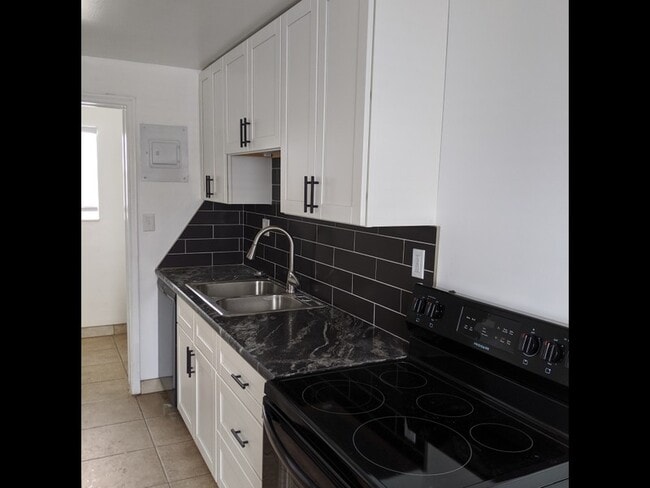 Photo - 933 3385 S Unit 2