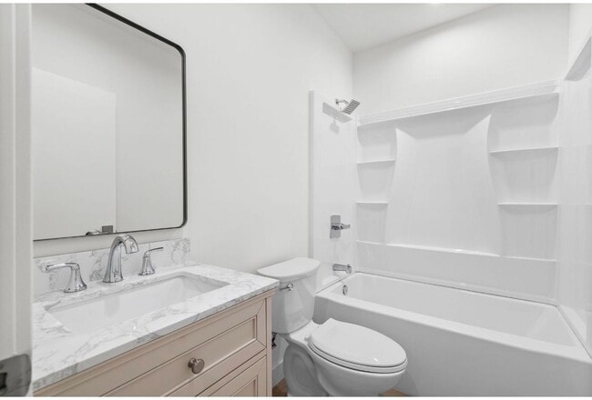 Photo - 8635 Le Berthon St