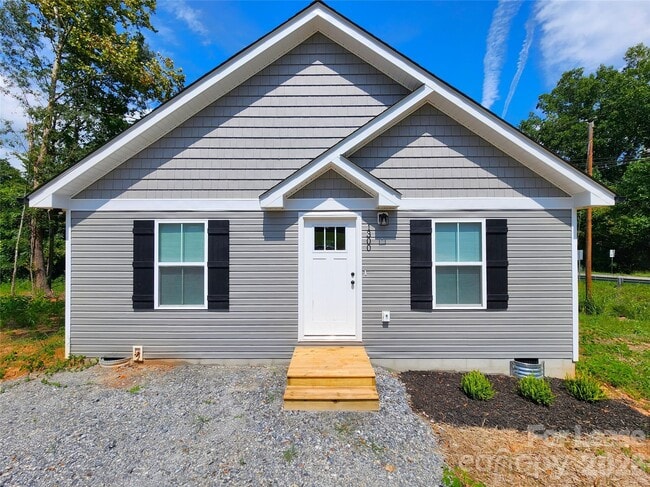 Building Photo - 1300 Rainbow Dr