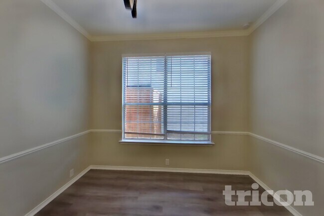 11222 Raveneaux Dr