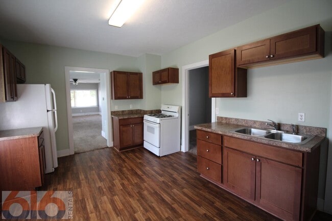 Photo - 1108 Elizabeth Ave NW