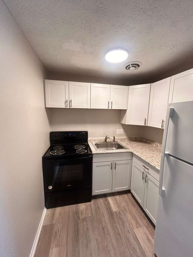 The Courtyard Apartments