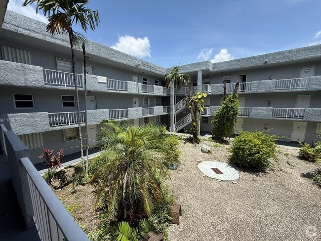 Building Photo - 1725 W 60th St Unit F229 Rental
