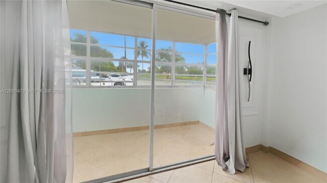 Photo - 16450 Miami Dr Unit 103