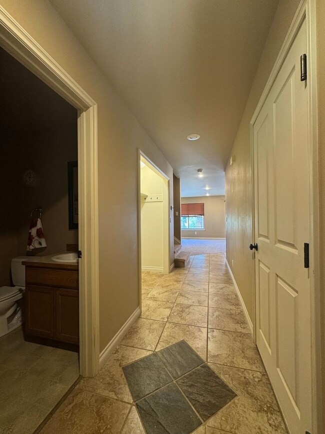 Photo - 605 Tamarack St Apartamento Unidad #1