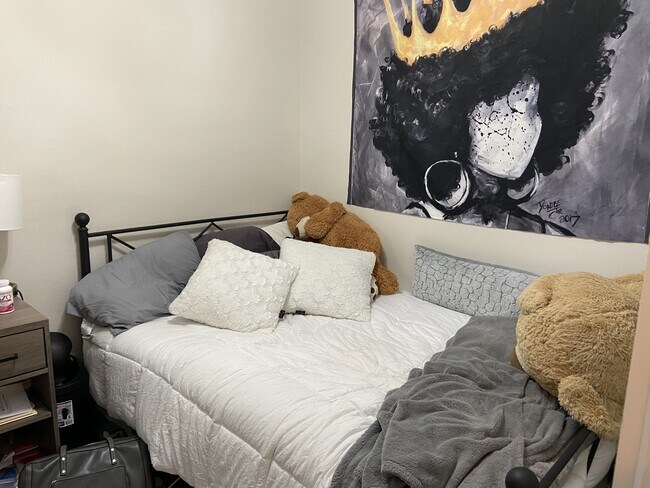 Photo - 912 Noyes St Unit E