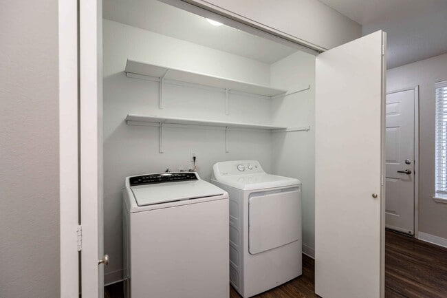 Photo - Van Mall North Apartments