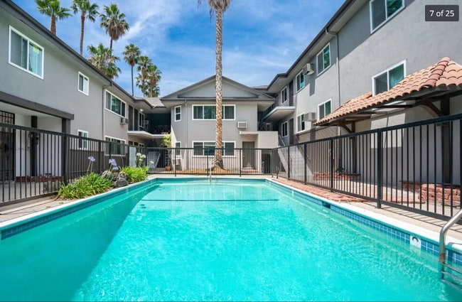 Photo - 5008 Hazeltine Ave Unidad 19