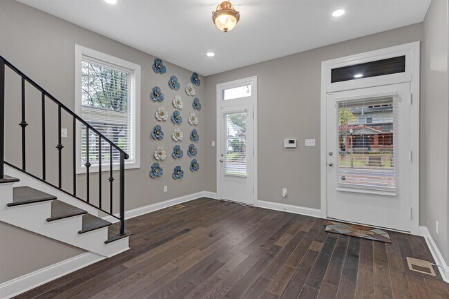 Photo - 1295 Vinton Ave