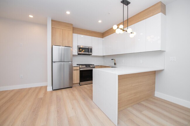 6710 Park Ave Unit 204