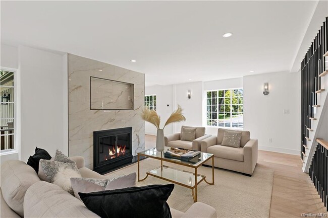 Photo - 33 Mohawk St