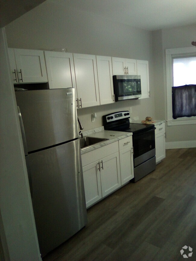 Building Photo - 325 Cedar Ave Rental