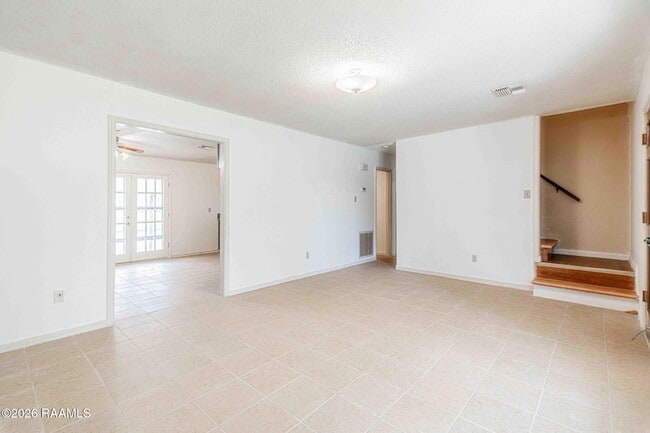 Photo - 222 Winsor Dr