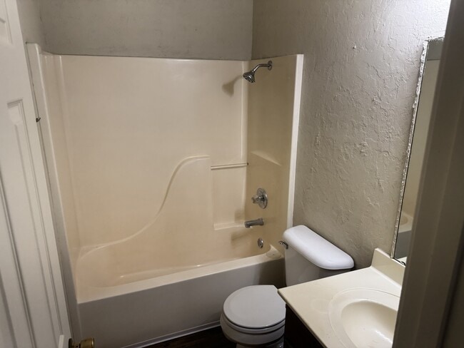 Photo - 3955 Ledbetter Dr