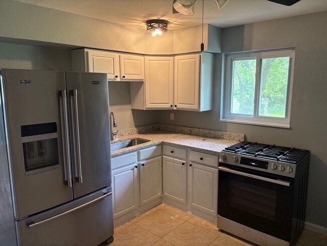 Photo - 2413 Chesstal St