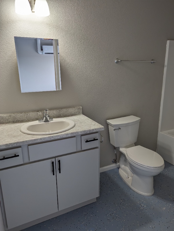 Photo - 651 S Union St Unidad 4