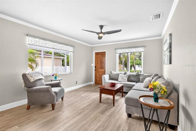 Photo - 5519 Commonwealth Ave N