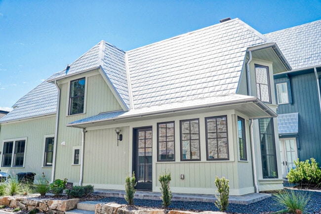 Photo - 110 Channing Ln