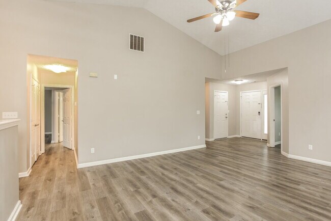 Photo - 5765 Arlington Dr