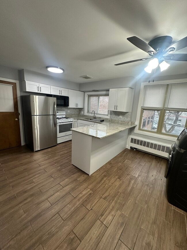 Photo - 2409 W Jarvis Ave Unit 2W