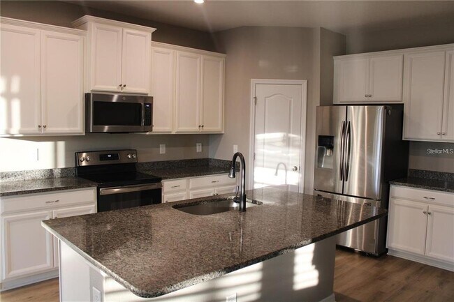 Photo - 6005 113th Terrace E