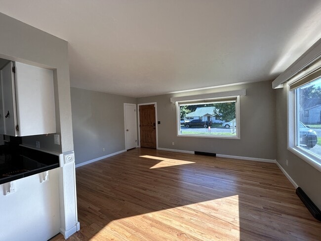 Photo - 1311 E Maple Ave