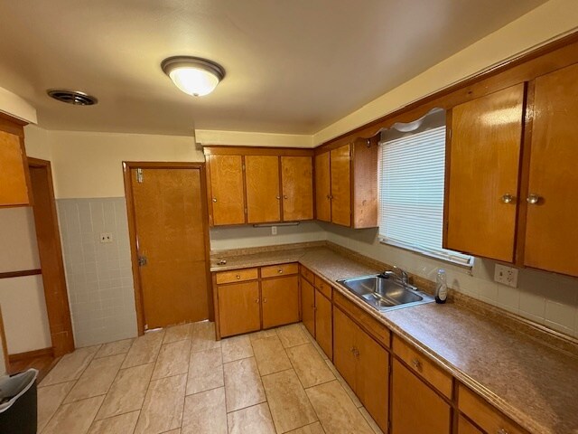 Photo - 18011 Northlawn St Unit Lower