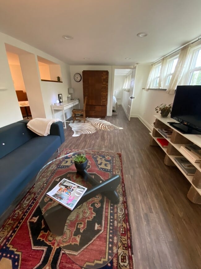 Building Photo - 3925 SE Harold St Unit Woodstock Apartment