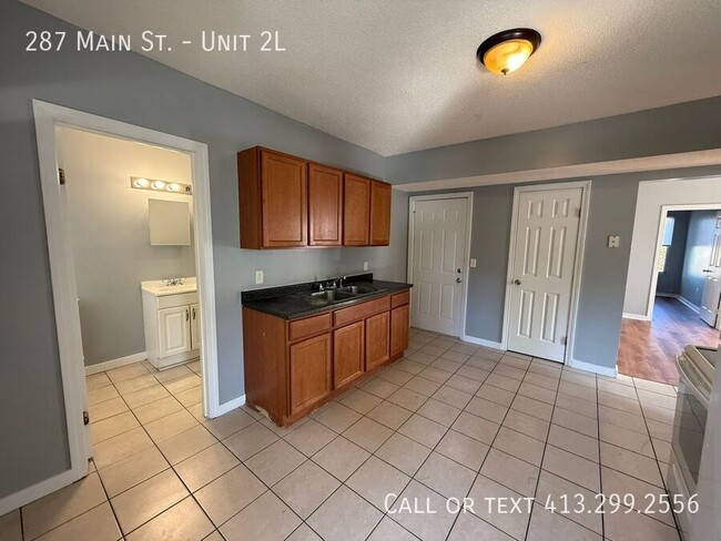 Building Photo - 287 Main St Unit 2L