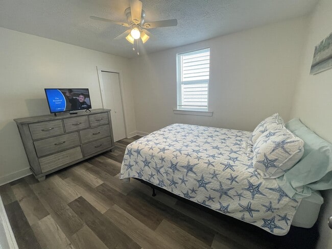 Photo - 342 Jefferson St