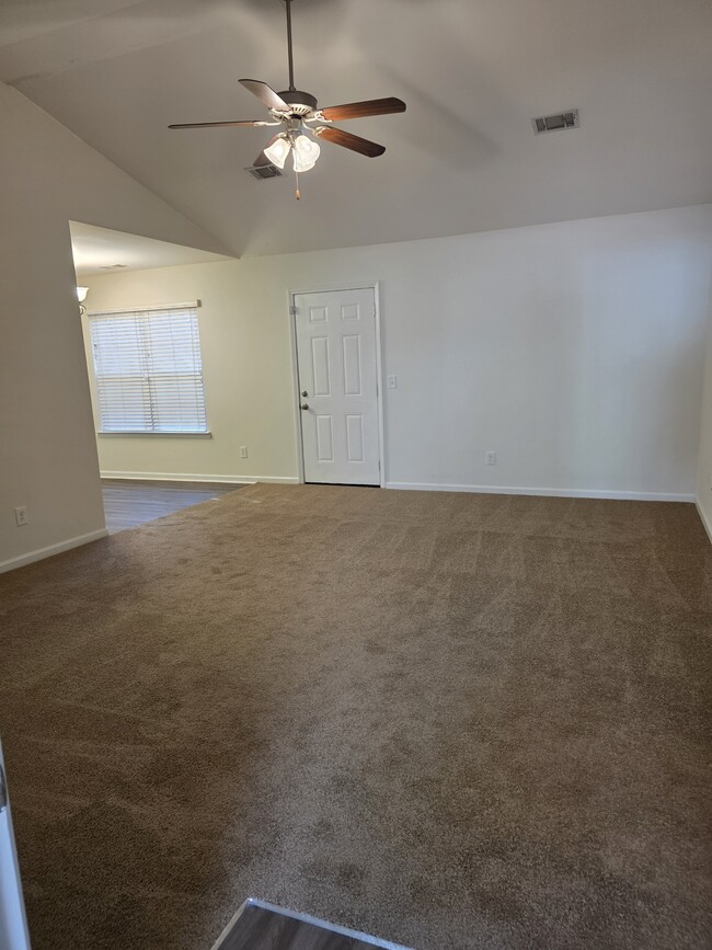 Photo - 103 Five Oaks Ct