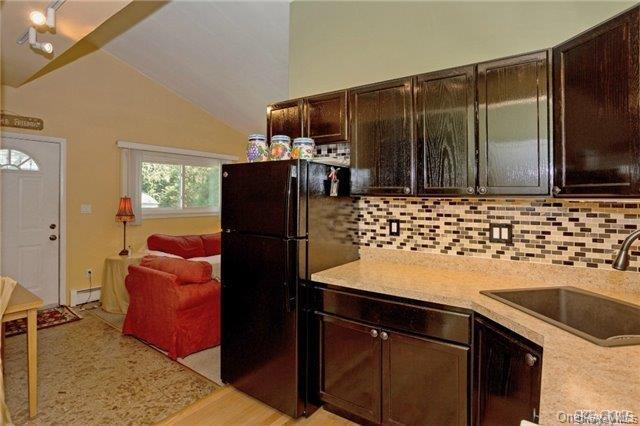 Photo - 843 Outlook Ave