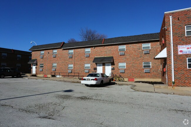 Primary Photo - 900-920 Booth St Apartments