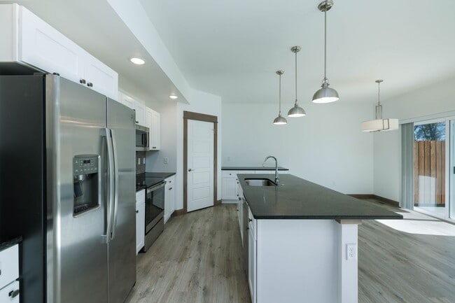 71 Whiskey Wy Unit A