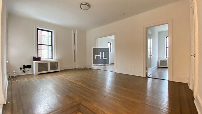 Building Photo - STEINWAY STREET Unit 4F