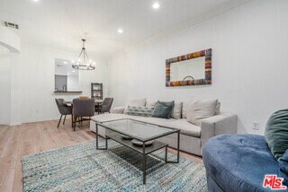 Photo - 5625 Crescent Prk W