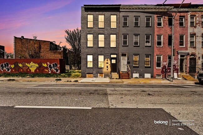 Photo - 1032 W Franklin St