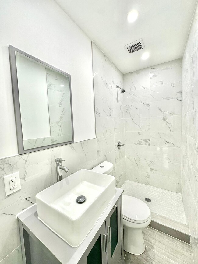Segundo baño - 35 N 6th St Unidad 3