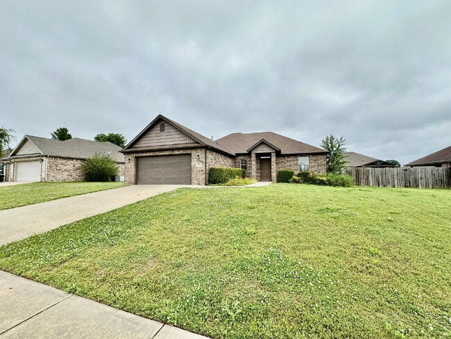 Building Photo - 441 Sorrento Dr