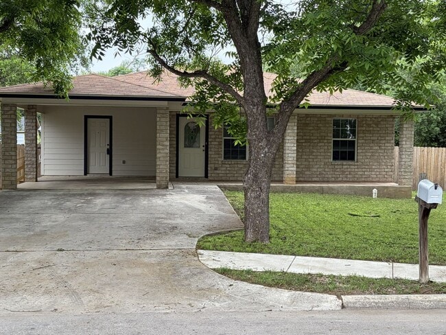 Building Photo - 617 Conway Dr