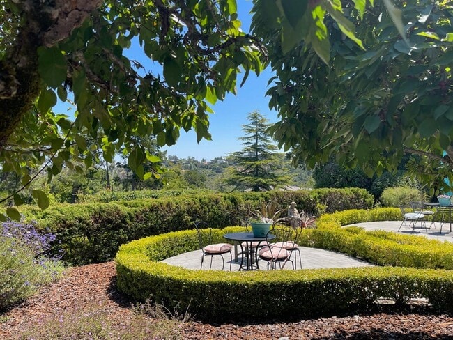 Photo - 55 Glengarry Way