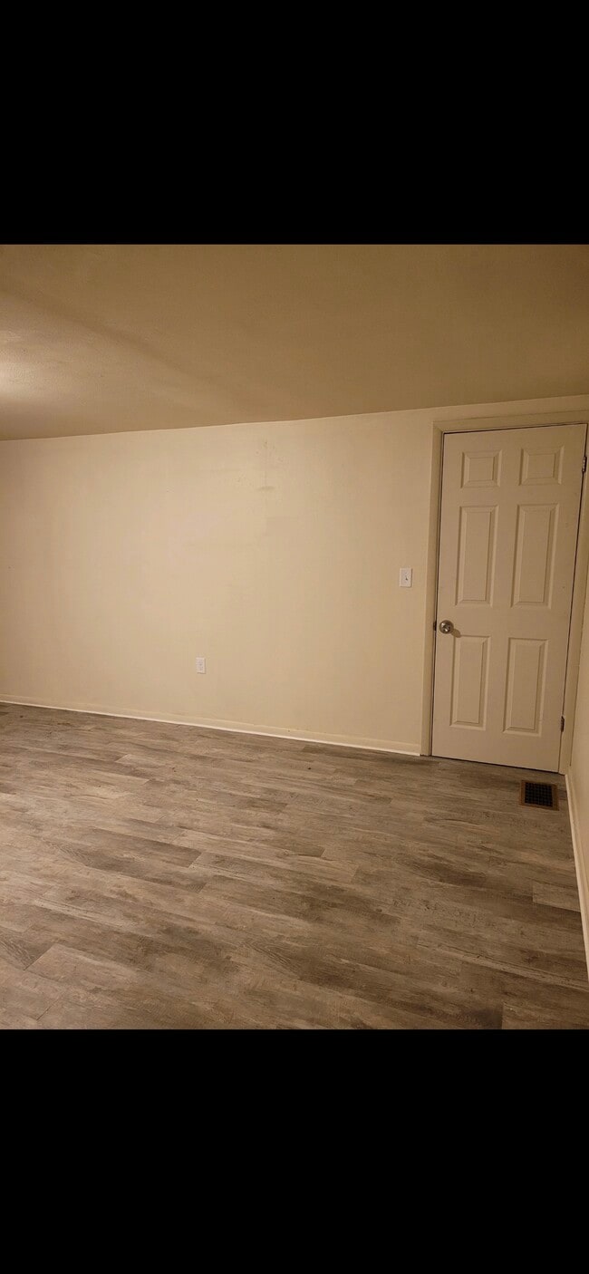 Building Photo - 523 3rd St W Rental